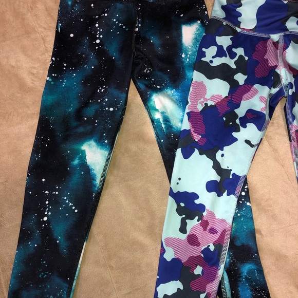 2 leggings. Girls size 6. Like new with no stains, tears, or rips. - Picture 4 of 9